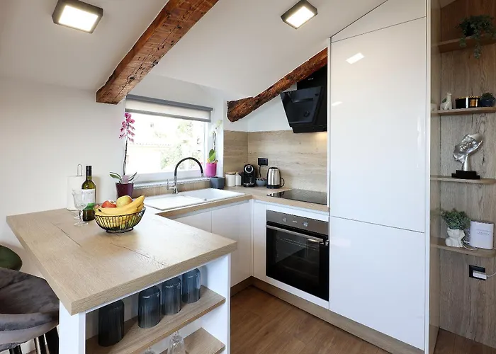 Pearl Of Οπατία